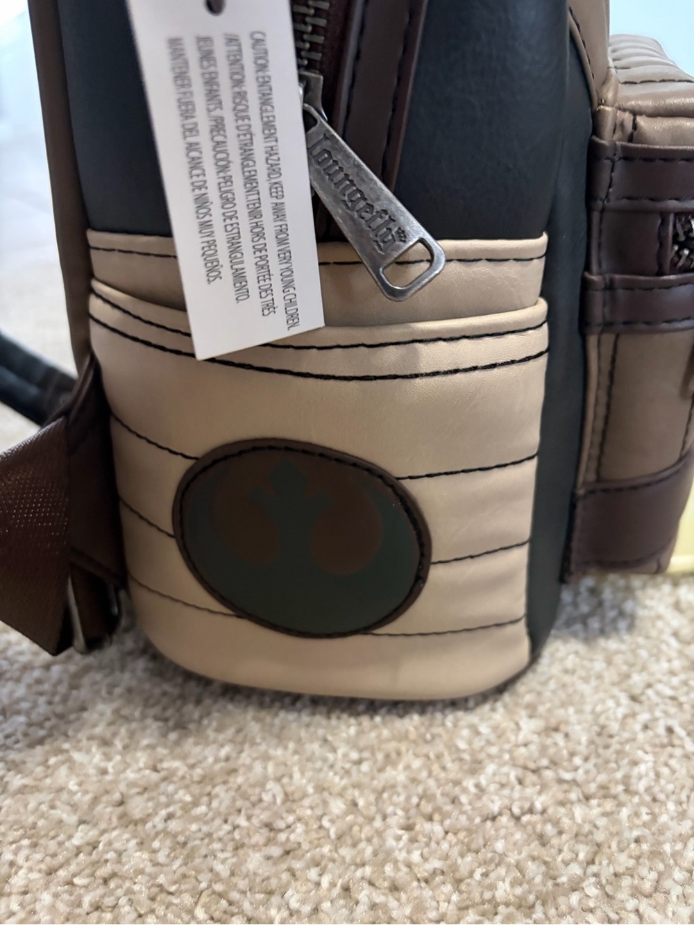 Loungefly star wars Rey backpack - Picture 3 of 8